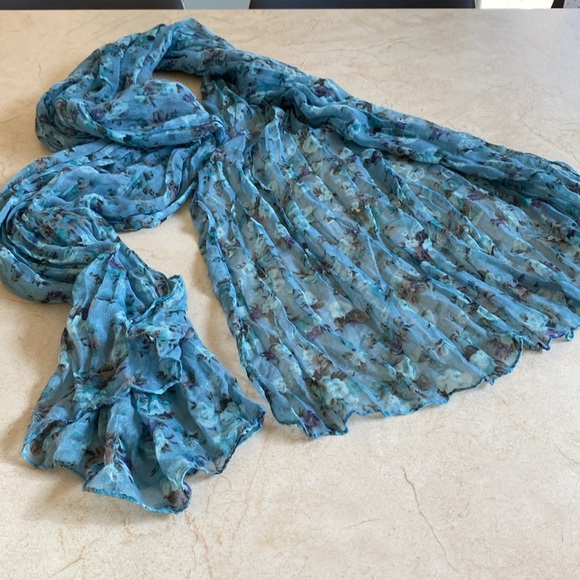 Blue Flowered Ruffled Flower Scarf - Picture 6 of 8
